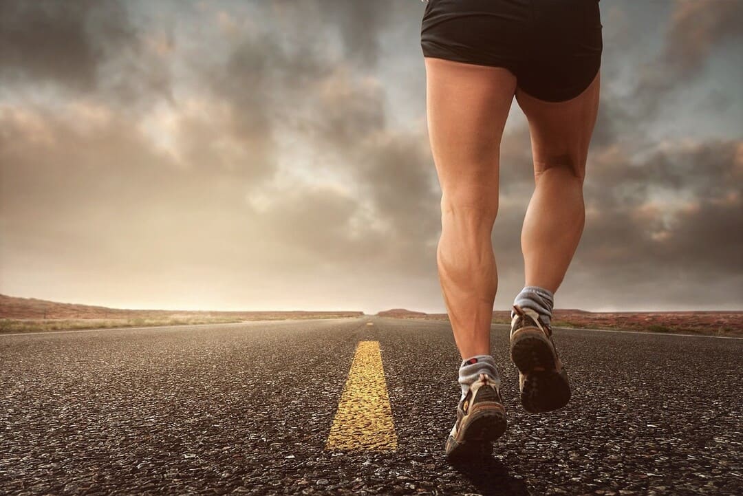 ¿cuánto tiempo se tarda en correr un kilómetro?